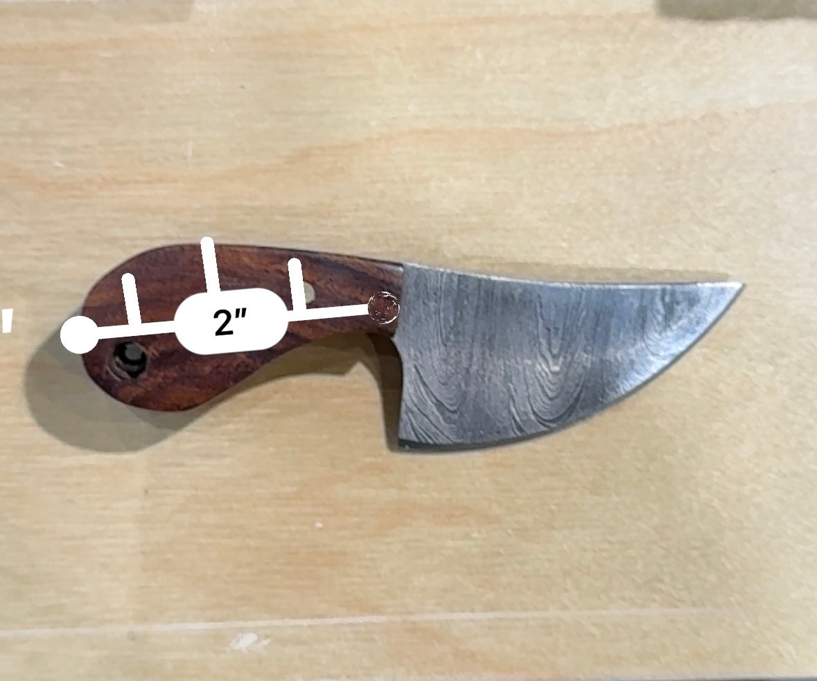 Demascus Knife